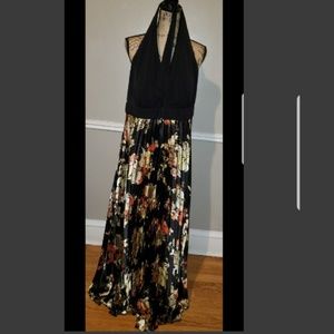 Halter top pleated dress